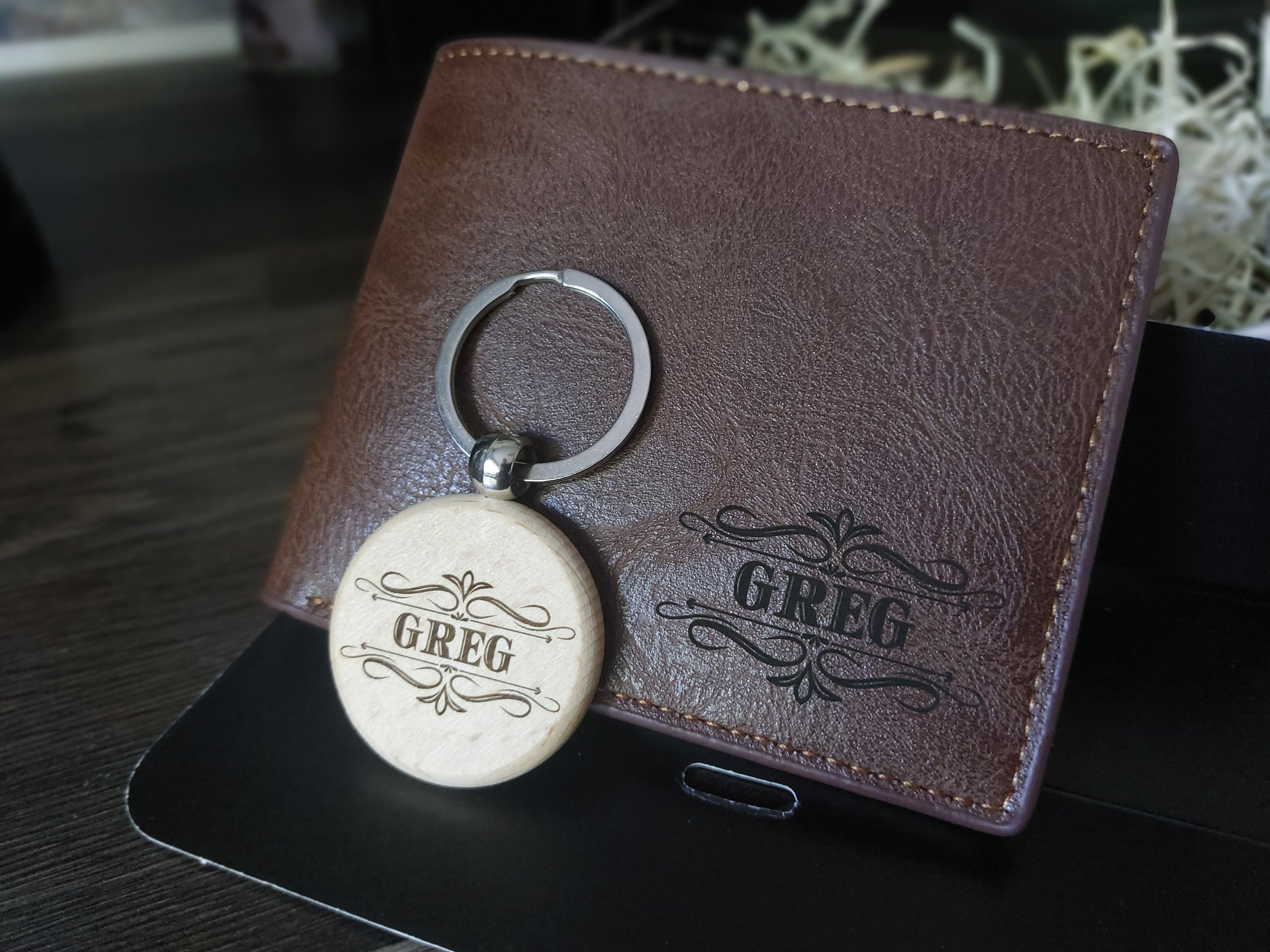 Personalised wallet and keyring gift set